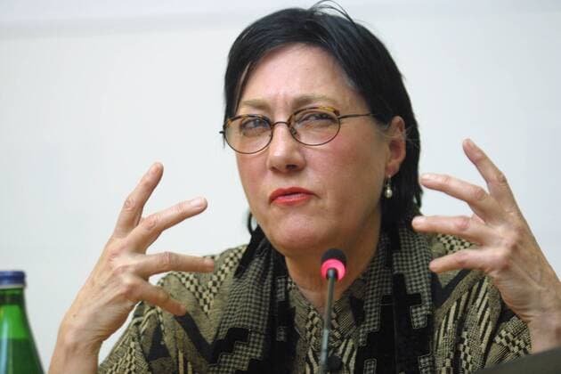 Helke Sander bei der Präsentation des Buches Die 68erinnen (Rowohlt Berlin) von Ute Kätzel in der Heinrich-Böll-Stiftung in Berlin-Mitte am 16.04.2002.