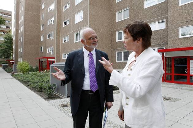 Stadtentwicklungssenatorin Ingeborg Junge Reyer und DEGEWO-Chef Frank Bielka, Gropiusstadt in Berlin