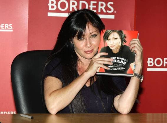 Shannen Doherty, die Schauspielerin bei der Vorstellung und Signierstunde von ihrem autobiografischem Buch Badass am 2.11.2010 in New York 