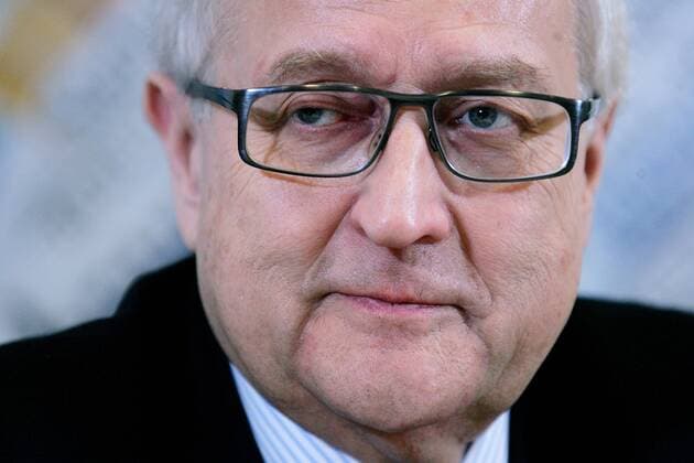 Germany s Economy Minister Rainer Brüderle gestures during a news conference in Rome November 16, 2010.  serenaxcremaschi