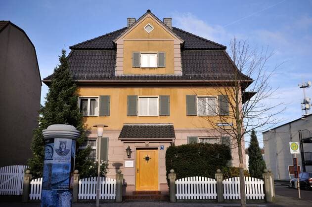 Fernsehserie Lindenstraße - Kulisse der Villa Dressler auf dem WDR Studiogelände in Köln am 21.11.2010