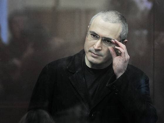 MOSCOW, RUSSIA. DECEMBER 30, 2010. Former Yukos chief Mikhail Khodorkovsky looks from the sealed glass dock as the verdict being read out at the Khamovniki District Court sitting.  RE0DEDA8