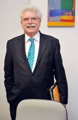 Sitzung: Untersuchungsausschuss BayernLB HGAA im Bayerischen Landtag in München - Wirtschaftsminister Martin Zeil (Bayern)