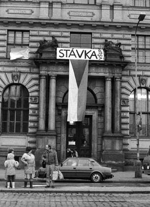 A brutal police action against peaceful march of students in Prague on November 17, 1989, sparked the Velvet Revolution, a series of non-violent demonstrations that toppled the authoritarian Communist regime in Czechoslovakia. National flag and banner STRIKE on one of Prague high schools during protest strike of students. CTK Photo Pavel Hroch  CTKPhoto200711120136001