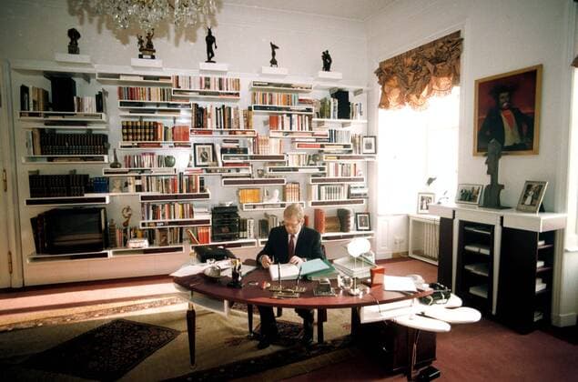 Czech President Vaclav Havel in his office at Prague Castle, November 1993. CTK Photo Michal Dolezal  CTKPhoto00021291