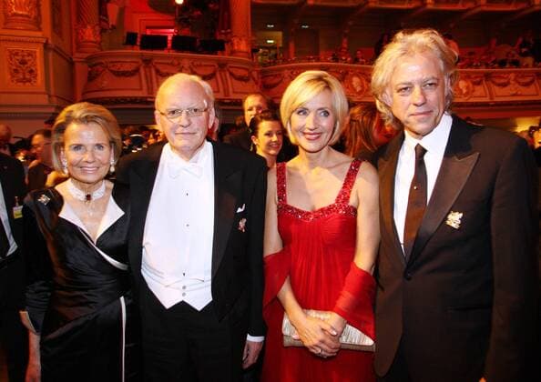 Roman Herzog, der Bundespräsident a.D mit seiner Ehefrau Alexandra Freifrau von Berlichingen, Petra Gerster und Bob Geldof beim Semper Opernball am 14.1.2011 in Dresden Semper Opernball 2011 in Dresden 