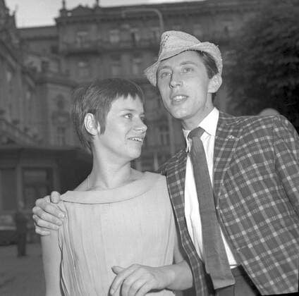 British film actors Rita Tushingham and Murray Melvin, protagonists of A Taste of Honey, pose for a photo at film festival in Karlovy Vary in June 1962. CTK Photo Stanislav Bambule  CTKPhoto00392553