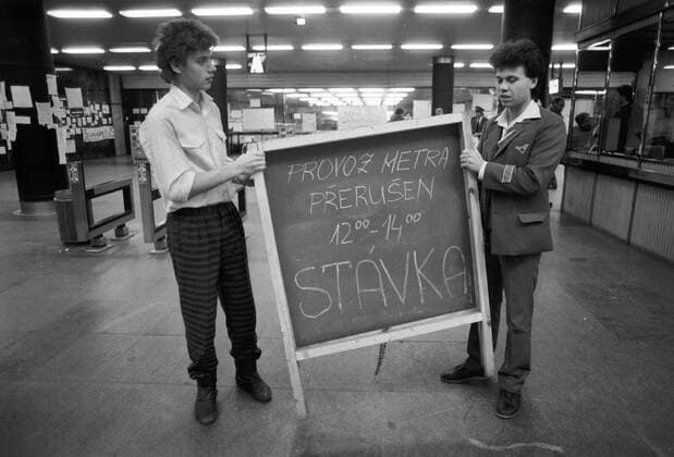 A brutal police action against peaceful march of students in Prague on November 17, 1989, sparked the Velvet Revolution, a series of non-violent demonstrations that toppled the authoritarian Communist regime in Czechoslovakia. Prague s metro staff installs an information board during general strike on November 27, 1989. CTK Photo  CTKPhoto20160671
