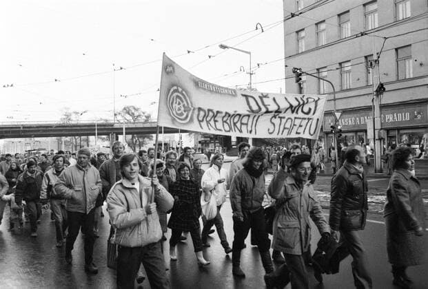 Workers from CKD and Praga engineering works carrying national flags march toward Wenceslas Square in Prague to join for the first time anti-government protests on November 23, 1989. This was one of key moments in a series of demonstration during the Velvet Revolution which resulted in the fall of the communist regime. CTK Photo  CTKPhoto20160677