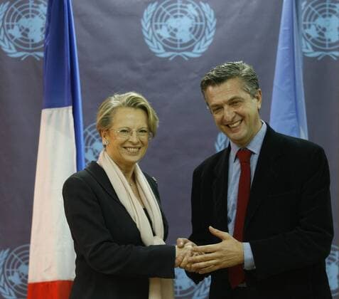 (110121) -- GAZA, Jan. 21, 2010 (Xinhua) -- French Foreign Minister Michele Alliot Marie (L) shakes hands with Filippo Grandi, commissioner-general of the UN Relief and Works Agency, after a press conference at the U.N. office in Gaza City, on Jan. 21, 2011. (Xinhua Wissam Nassar) (lr) MIDEAST-GAZA CITY-FRANCE-FM-VISIT 