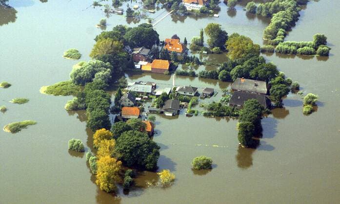 Bleckede Niedersachsen Jahrhundertflut 2002 Elbe