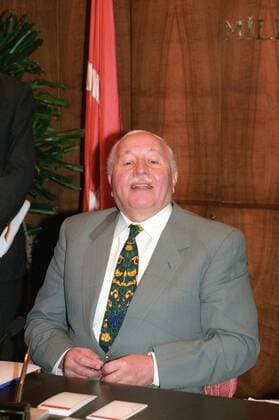 Ministerpräsident Necmettin Erbakan (Türkei) während eines Treffens mit deutschen Diplomaten in Ankara