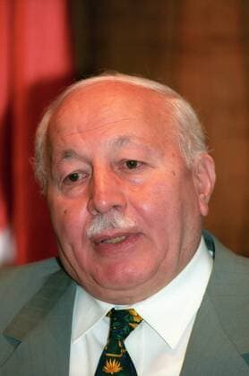 Ministerpräsident Necmettin Erbakan (Türkei) während eines Treffens mit deutschen Diplomaten in Ankara