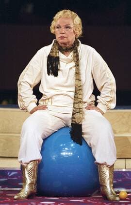 Werner, Ursula (Schauspielerin). Hier: Als Margarethe Lüsebrink in Glückliche Reise , Premiere am 18.06.2005 im Maxim Gorki Theater Berlin. ©xHolgerxFoulloisx xDRAMA.