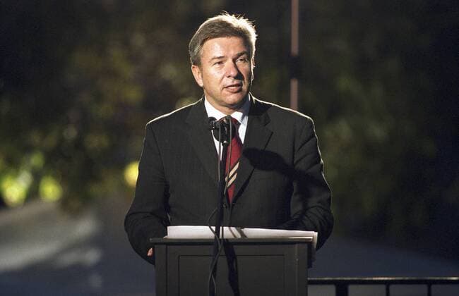 Wowereit, Klaus (Politiker und Regierender Buergermeister von Berlin). Hier: Am 08.10.2004, Deutsches Theater Berlin. ©xIkoxFreesex xDRAMA.