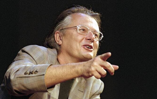 Castorf, Frank (Regisseur und Intendant), geb. am 17.07.1951 in Berlin. Hier: Am 18.05.2003 während eines Podiumsgespräches im Deutschen Theater Berlin. ©xIkoxFreesex xDRAMA.