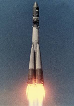IMAGO History, Juri Gagarin wird der erste Mensch im Weltraum: 1961 Baikonur Cosmodrome. Kazakh SSR. USSR. Launch of the spaceship Vostok with first cosmonaut Yuri Gagarin on board.  TASS_479652