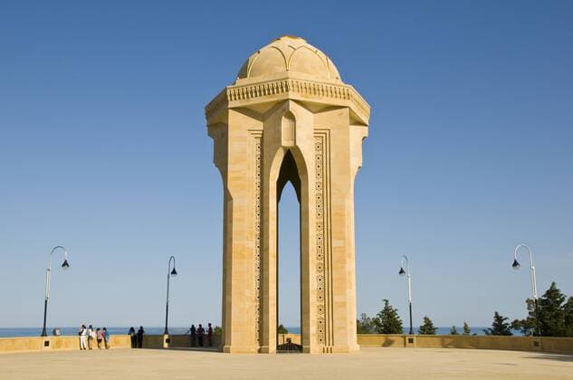 Sahidler Xiyabani Märtyrerdenkmal an der Märtyrerstraße, Baku, Aserbaidschan, Vorderasien iblrun01855791