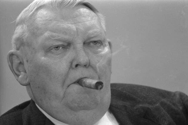 Ludwig ERHARD, Deutschland, Politiker, CDU, von 1963 bis 1966 Bundeskanzler, Porträt, Portrait, raucht Zigarre, rauchen, Raucher, SW-Aufnahme, undatierte Aufnahme 1966,