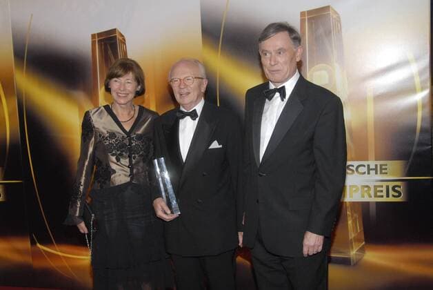 Horst Köhler mit Ehefrau Eva Luise und Friedrich Nowottny Deutscher Fernsehpreis 2006 Eingang roter Teppich Coloneum Köln