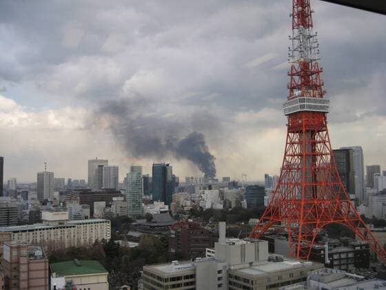 TOKYO, March 11, 2011 (Xinhua) -- Smoke rises after the earthquake in Tokyo, Japan, March 11, 2011. An earthquake measuring 8.6 on the Richter scale jolted off the east coast of Japan s main Honshu island Friday, according to the China Earthquake Network Center. (Xinhua Feng Wuyong) (djj) JAPAN-TOKYO-QUAKE 
