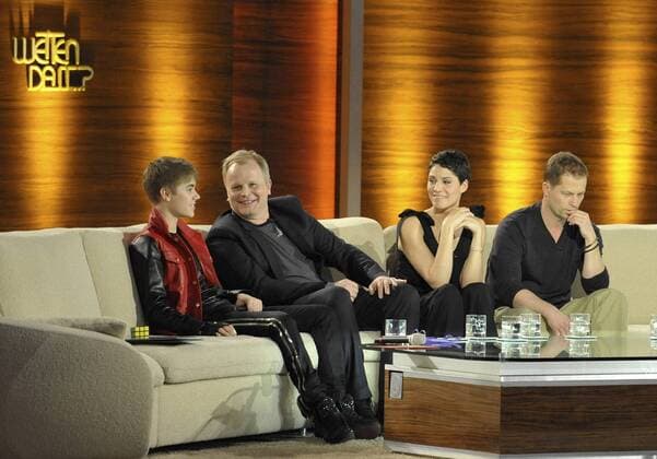 ZDF-Show Wetten, dass...? aus der Schwabenhalle in Augsburg . (L-R) JUSTIN BIEBER, HERBERT GRÖNEMEYER, JASMIN GERAT, TILL SCHWEIGER