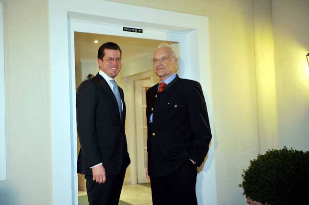 Karl Theodor zu Guttenberg (L) und Edmund Stoiber in Wolfratshausen 13.01.2011