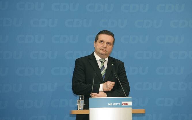 Berlin: Stefan Mappus (CDU, ex Ministerpräsident des Landes Baden-Württemberg) nach seiner Wahlniederlage in seiner Heimat Baden-Württemberg während einer PK in der CDU-Zentrale in der Berlin