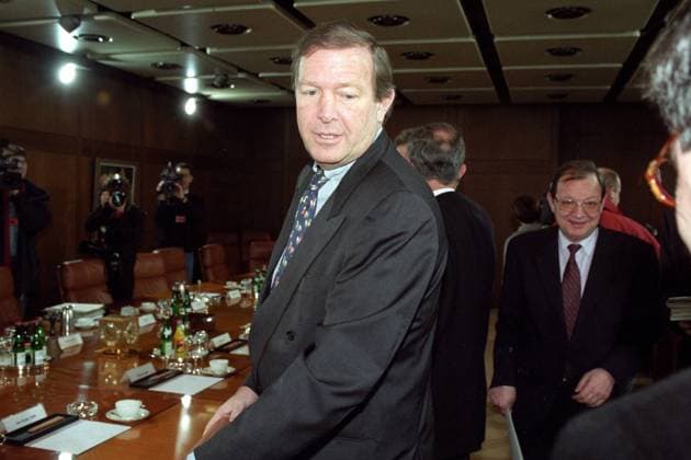 Wirtschaftsminister Günther Rexrodt (Deutschland FDP) in Bonn
