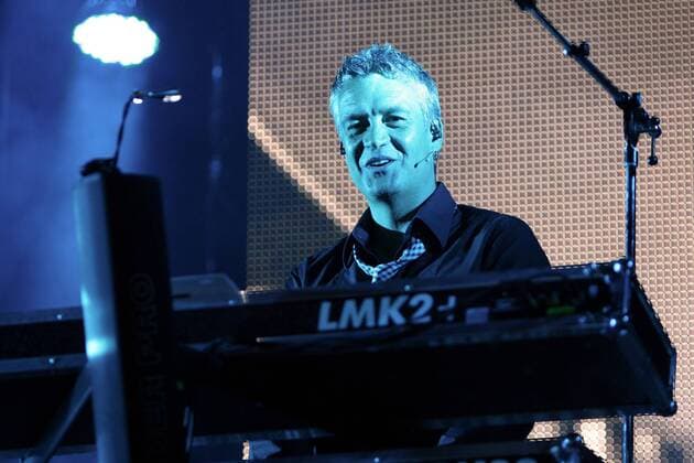 Die Prinzen ( GER ). Sänger und Keyboarder Jens Sembdner ( GER Die Prinzen ) während eines Konzertes im Rahmen ihrer Es war nicht alles schlecht Tour 2011 am 16.04.2011 in der Arena Leipzig.