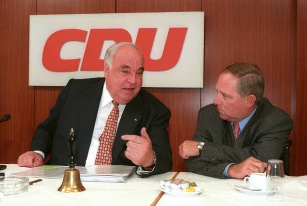 Bundeskazler Helmut Kohl (li.) und Wolfgang Schäuble (beide Deutschland CDU)