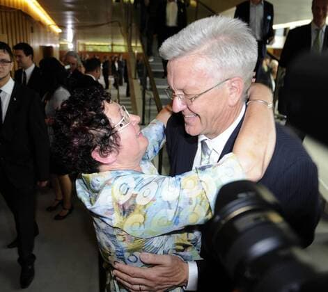 Stuttgart, der neu gewählte Ministerpräsident von Baden-Württemberg: Winfried Kretschmann mit Frau Gerlinde