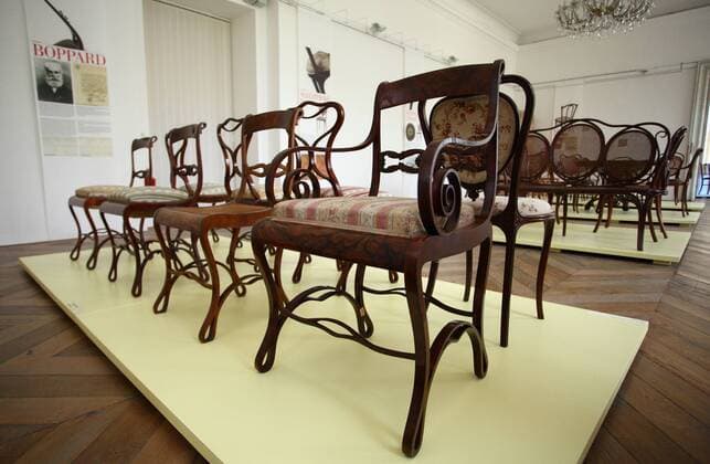 Designklassiker von Michael Thonet Exhibition of TON bentwood furniture at the Castle Bystrice pod Hostynem in Kromeriz.TON is the oldest producer of bentwood furniture in the world and specializes in the production of chairs and tables. The history of the company dates back to 1861, when Michael Thonet laid the foundation stone of the original Thonet factory in Bystrice pod Hostynem. (CTKxPhoto JosefxOmelka)  CTKPhoto85201106050347301