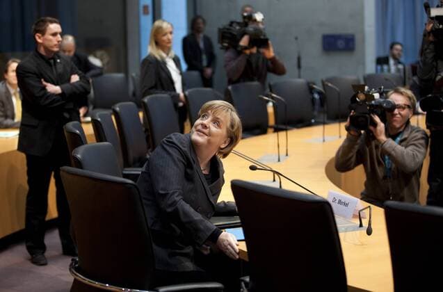 Deutschland, Berlin, Bundestag, 1.Untersuchungsausschuss, Zeugenvernehmung Bundeskanzlerin Angela Merkel CDU, 10.02.2011