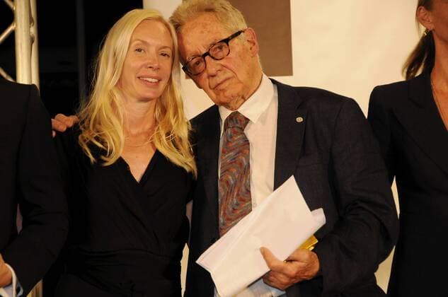 München. Preisverleihung - Der Deutsche Regiepreis Metropolis - im Audi Zentrum. Im Bild: Feo Aladag (Preisträgerin Nachwuchspreis), Peter Lilienthal (Preisträger Ehrenpreis)