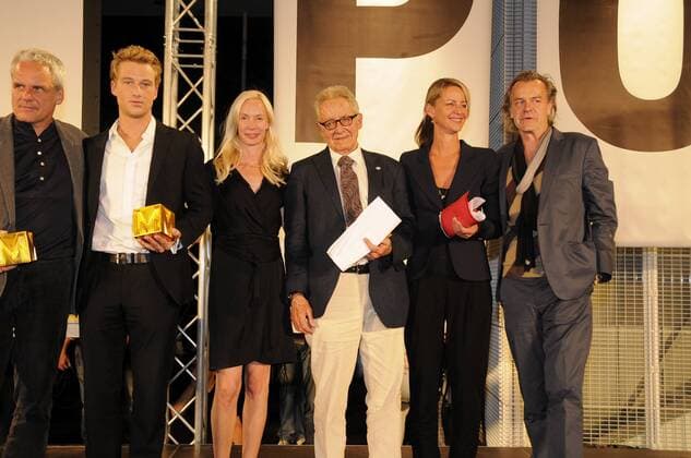 München. Preisverleihung - Der Deutsche Regiepreis Metropolis - im Audi Zentrum. Im Bild: Preisträger (V.l.n.r): Thomas Kufus (Produzent), Alexander Fehling (Schauspieler), Feo Aladag (Preisträgerin Nachwuchspreis), Peter Lilienthal (Ehrenpreis), Aelrun Goette (Regie Fernsehfilm), Ralf Huettner (Regie Kinofilm)