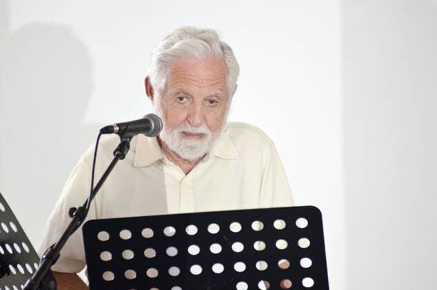Lesung von Professor Carl Djerassi in Gmunden - Dieses Bild zeigt den Professor bei einem Vortrag