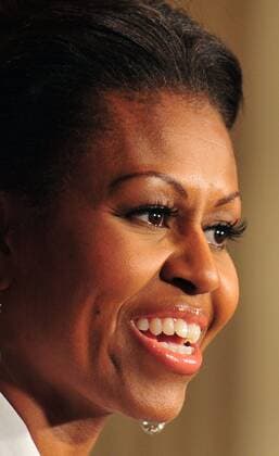 Berühmte Feministinnen, Michelle Obama First Lady Michelle Obama announces a new commitment from nationwide grocery store chains and her Lets Move! program that will open and expand grocery stores into food desert areas, parts of the country where people lack access to grocery stores and their fresh produce, during an event at the White House in Washington on July 20, 2011.  WAP20110720306