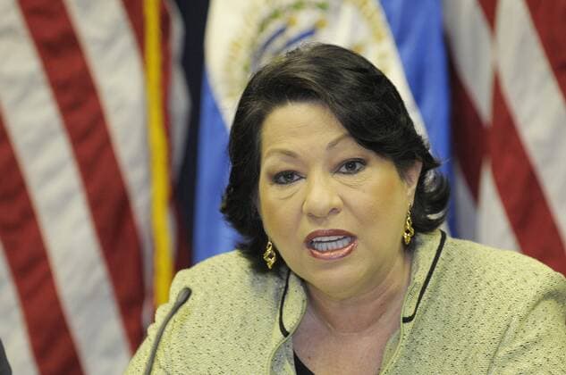 (110817) -- SAN SALVADOR, Aug. 17, 2011 (Xinhua) -- Sonia Sotomayor, judge of the Supreme Court of the United States, speaks during a press conference in San Salvador, capital of El Salvador, on Aug. 16, 2011. Sotomayor is on a four-day visit to the country. (Xinhua Ernesto Bonilla) (yc) EL SALVADOR-SAN SALVADOR-US-SUPREME COURT 