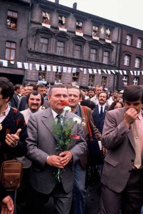 Lech Walesa (Mitte) während einer Kundgebung von Solidarnosc in Danzig EN009245580003  !AUFNAHMEDATUM GESCHÄTZT!