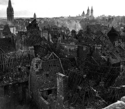 WW2: General view of Caen after its occupation by British troops, 9th July 1944. Mono Print !AUFNAHMEDATUM GESCHÄTZT! UnitedArchives0782624