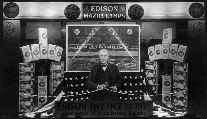 Window display featuring Edison Day October 21st 1916 Anniversary of Incandescent Lighting Edison, Thomas Alva (the Wizard of Menlo Park) US inventor; opened research laboratory in Menlo Park, New Jersey 1876 (moved to West Orange, New Jersey 1887); invented phonograph (1st demonstrated 1877); invented incandescent electric light 1879; invented kinetograph camera and kinetoscope motion-picture viewer (patented 1891) _1847-1931 Mono Print UnitedArchives0813565
