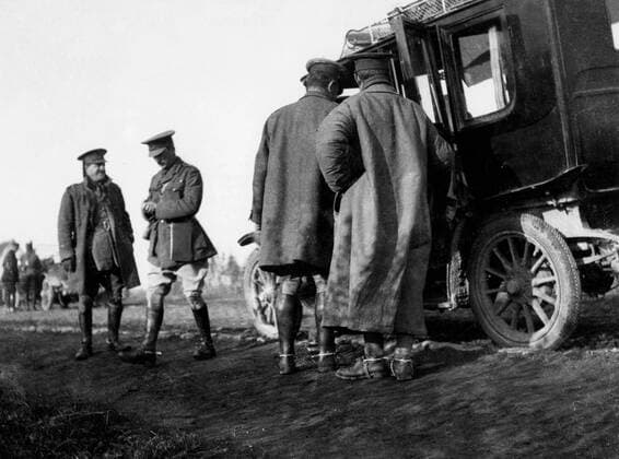 WW1 General Sir Hubert Gough and General Allenby at Messines 1914. Mono Print !AUFNAHMEDATUM GESCHÄTZT! UnitedArchives0773841