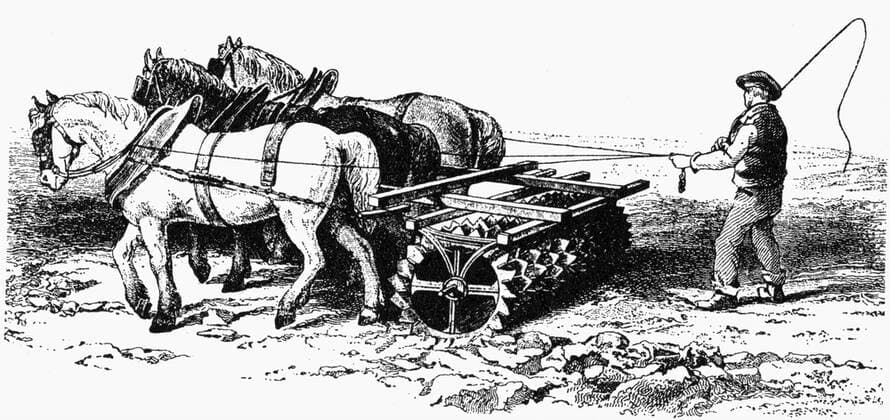 Crosskill s clod crusher with serrated iron discs was made in 1841 to make the farming of larger areas of land a lot easier and increase productivity for a growing population Mono Book Illustration !AUFNAHMEDATUM GESCHÄTZT! UnitedArchives1166089