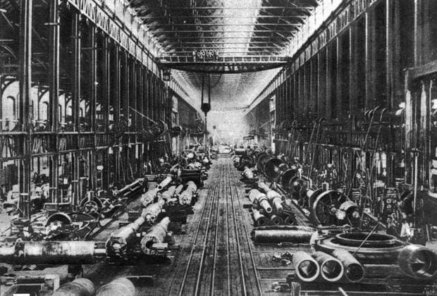 First World War Making large calibre guns at Bethlehem , Pa , Pennsylvania , USA Mono Book Illustration UnitedArchives1170075