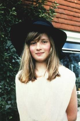 Diana Frances Spencer - Born 1 July 1961 at Sandringham Became Lady Diana Spencer in 1975 Engaged to Prince Charles 24 February 1981 Married to Prince Charles 29 July 1981 Separated from Charles 9 December 1992 Divorced 28 August 1996 Died 31 August 1997 in Paris UnitedArchives1061034 !AUFNAHMEDATUM GESCHÄTZT!