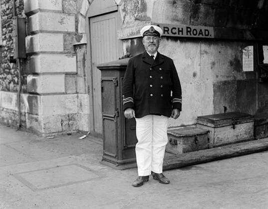 Navy Official . Discovery . The RRS Discovery was the last wooden three - masted ship to be built in Britain . Designed for Antarctic research, she was launched in 1901 . Her first mission was the British National Antarctic Expedition , carrying Robert Falcon Scott and Ernest Shackleton on their first , successful journey to the Antarctic , known as the Discovery Expedition . She is now the centrepiece of visitor attraction in her home , Dundee . Mono Negative !AUFNAHMEDATUM GESCHÄTZT! UnitedArchives1228789