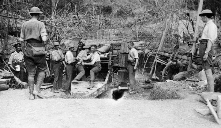 Italian Front British Artillery at work on the Italian front . 1917 Mono Negative !AUFNAHMEDATUM GESCHÄTZT! UnitedArchives1231707