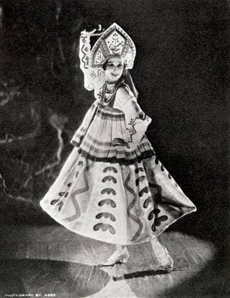Russian ballerina , Anna Pavlova , in one of her Russian dances . 1920s mono book illustration !AUFNAHMEDATUM GESCHÄTZT! UnitedArchives1242930