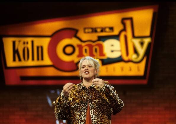 Die Comedian Gaby Köster bei einem Auftritt beim Köln Comedy Festival im Oktober 1996